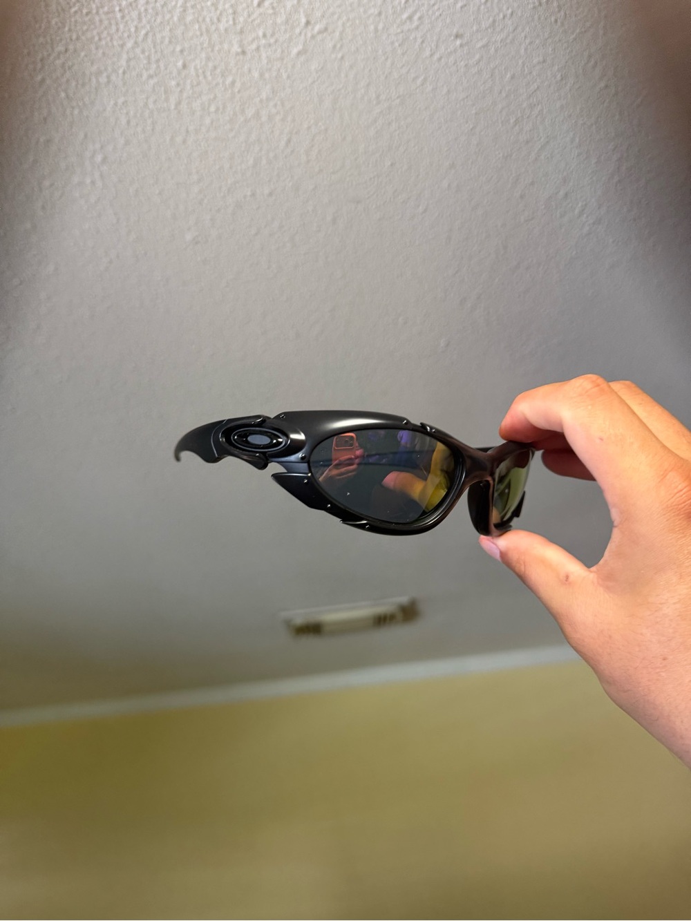 Oakley Black Iridium-Style Sport Sunglasses